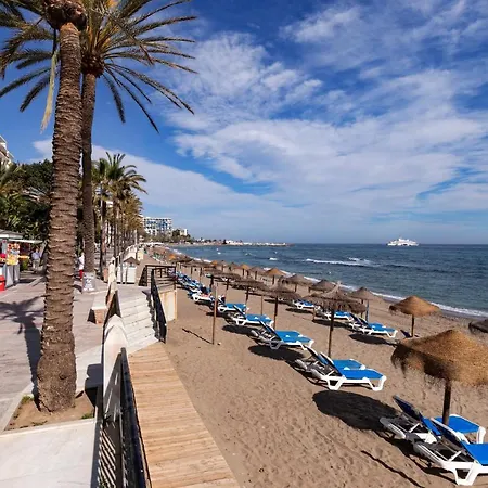 751, Renovated 2 Beedroom Apartment, Second Line Of The Beach, Wifi, Parkinging Apartment Marbella