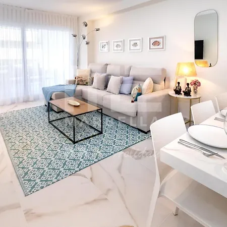 751, Renovated 2 Beedroom Apartment, Second Line Of The Beach, Wifi, Parkinging Marbella