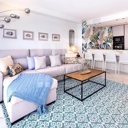 Διαμέρισμα 751, Renovated 2 Beedroom Apartment, Second Line Of The Beach, Wifi, Parkinging *