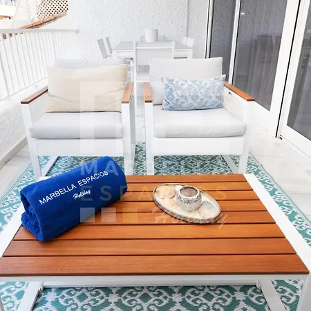 Appartement 751, Renovated 2 Beedroom Apartment, Second Line Of The Beach, Wifi, Parkinging Marbellac