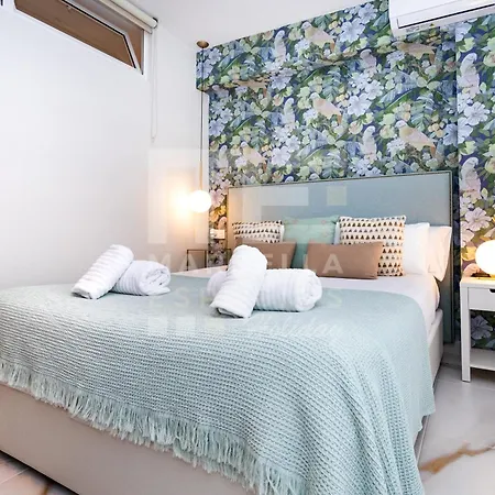 Appartement 751, Renovated 2 Beedroom Apartment, Second Line Of The Beach, Wifi, Parkinging Marbellac