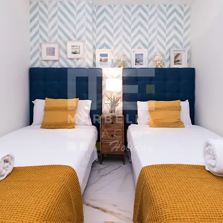 751, Renovated 2 Beedroom Apartment, Second Line Of The Beach, Wifi, Parkinging Apartment