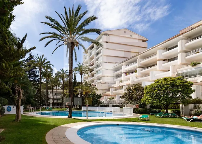 751, Renovated 2 Beedroom Apartment, Second Line Of The Beach, Wifi, Parkinging * Marbella