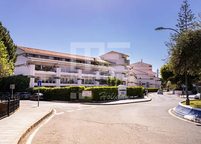 751, Renovated 2 Beedroom Apartment, Second Line Of The Beach, Wifi, Parkinging * Marbella