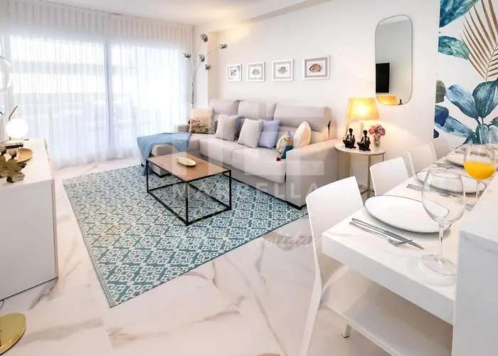 751, Renovated 2 Beedroom Apartment, Second Line Of The Beach, Wifi, Parkinging Marbella