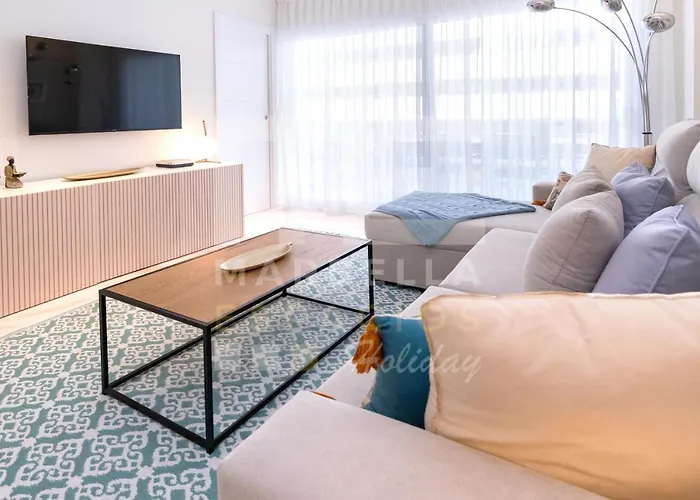 751, Renovated 2 Beedroom Apartment, Second Line Of The Beach, Wifi, Parkinging Appartement Marbella