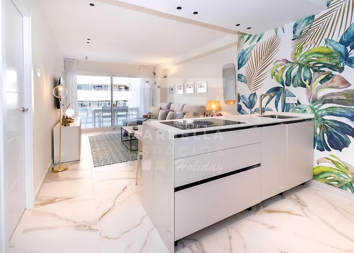 751, Renovated 2 Beedroom Apartment, Second Line Of The Beach, Wifi, Parkinging * Marbella