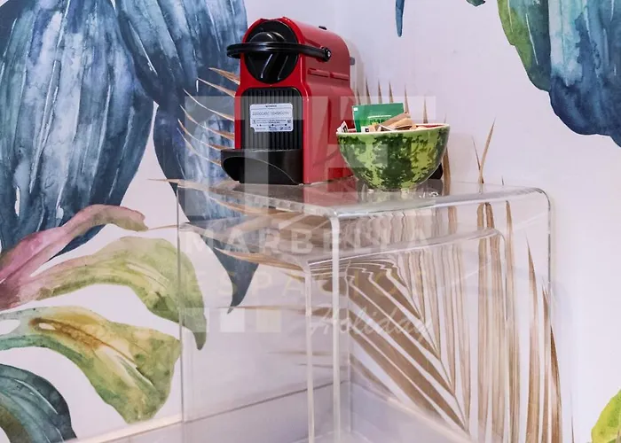 Appartement 751, Renovated 2 Beedroom Apartment, Second Line Of The Beach, Wifi, Parkinging