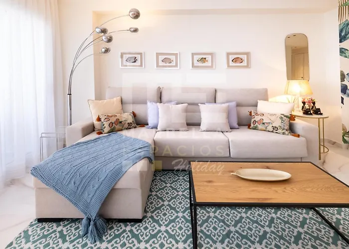 751, Renovated 2 Beedroom Apartment, Second Line Of The Beach, Wifi, Parkinging Appartement Marbella