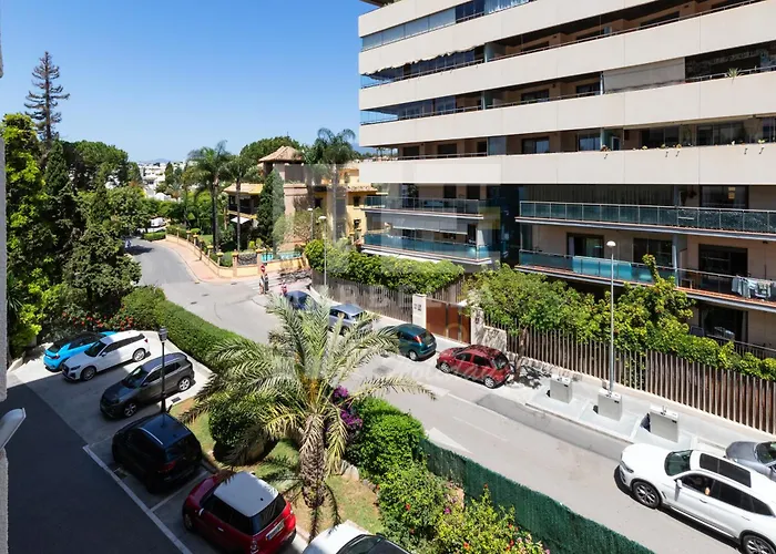 751, Renovated 2 Beedroom Apartment, Second Line Of The Beach, Wifi, Parkinging * Marbella