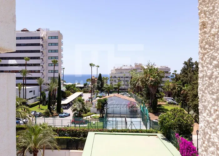 Appartement 751, Renovated 2 Beedroom Apartment, Second Line Of The Beach, Wifi, Parkinging Marbella
