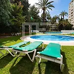 Διαμέρισμα 751, Renovated 2 Beedroom Apartment, Second Line Of The Beach, Wifi, Parkinging Μαρμπέλλα