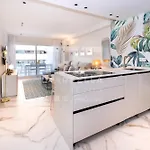 751, Renovated 2 Beedroom Apartment, Second Line Of The Beach, Wifi, Parkinging * Μαρμπέλλα