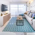 Διαμέρισμα 751, Renovated 2 Beedroom Apartment, Second Line Of The Beach, Wifi, Parkinging