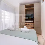 Διαμέρισμα 751, Renovated 2 Beedroom Apartment, Second Line Of The Beach, Wifi, Parkinging *