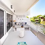 Διαμέρισμα 751, Renovated 2 Beedroom Apartment, Second Line Of The Beach, Wifi, Parkinging