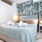 Διαμέρισμα 751, Renovated 2 Beedroom Apartment, Second Line Of The Beach, Wifi, Parkinging Μαρμπέλλα