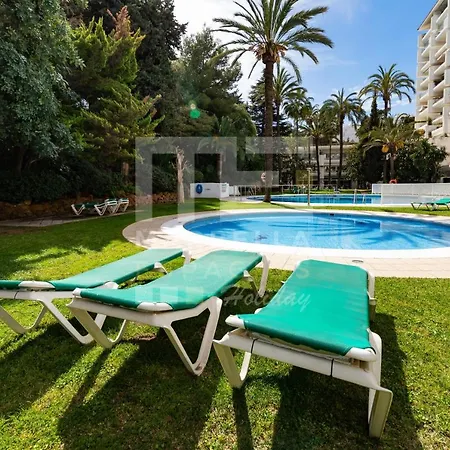 Appartement 751, Renovated 2 Beedroom Apartment, Second Line Of The Beach, Wifi, Parkinging Marbella