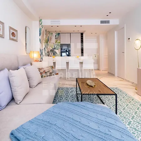 751, Renovated 2 Beedroom Apartment, Second Line Of The Beach, Wifi, Parkinging Διαμέρισμα
