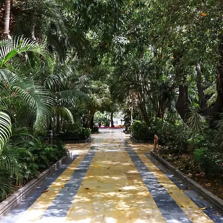 751, Renovated 2 Beedroom Apartment, Second Line Of The Beach, Wifi, Parkinging Apartment Marbella