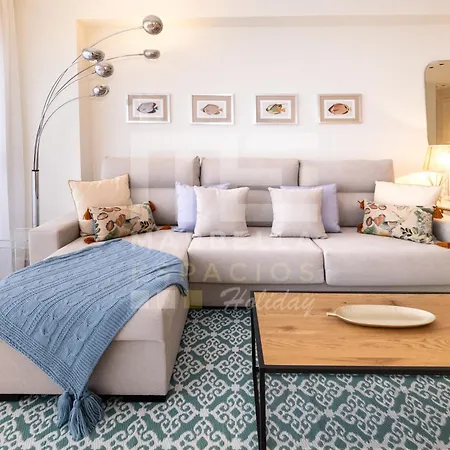 751, Renovated 2 Beedroom Apartment, Second Line Of The Beach, Wifi, Parkinging Apartment Marbella