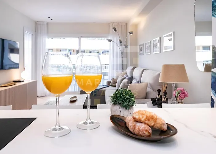 751, Renovated 2 Beedroom Apartment, Second Line Of The Beach, Wifi, Parkinging * Marbella