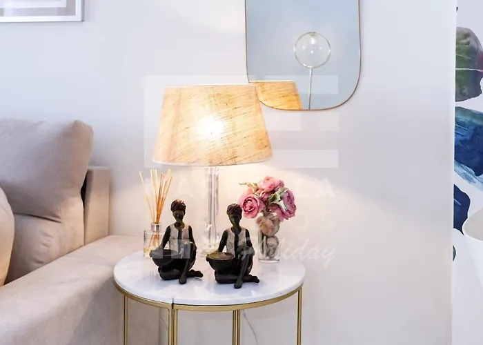 751, Renovated 2 Beedroom Apartment, Second Line Of The Beach, Wifi, Parkinging *